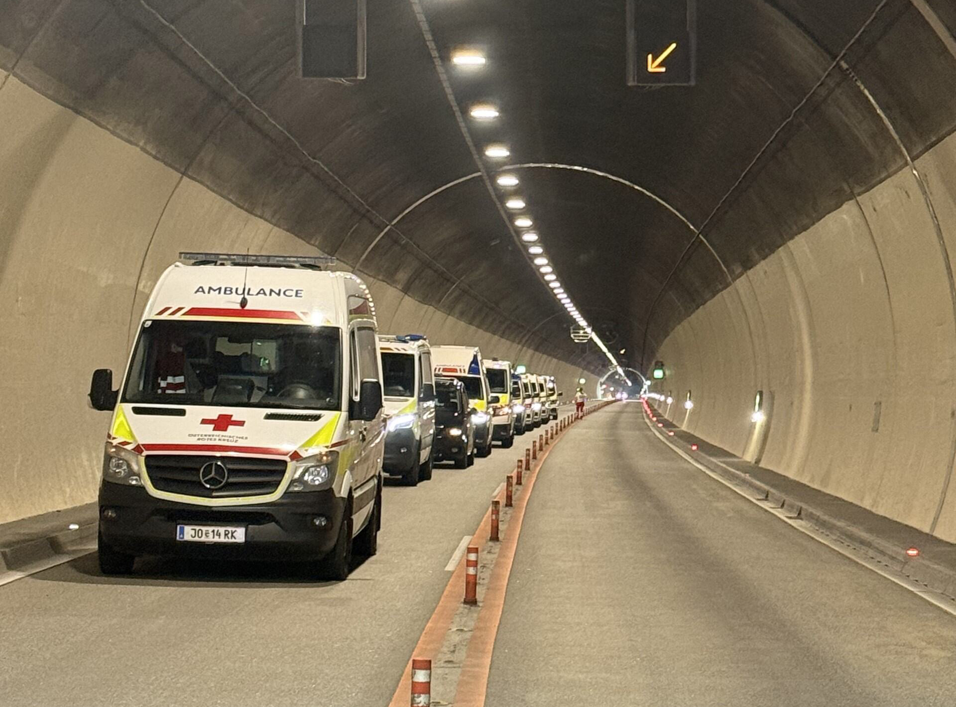 120625 tunneluebung quer